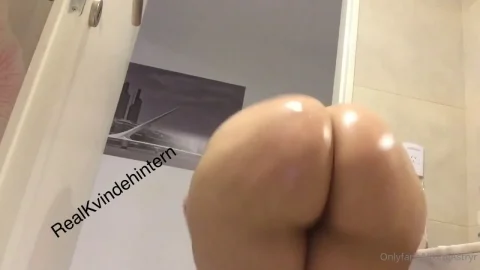 Vikingastryr – Realkvindehintern, I Was So Round And Chubby Here