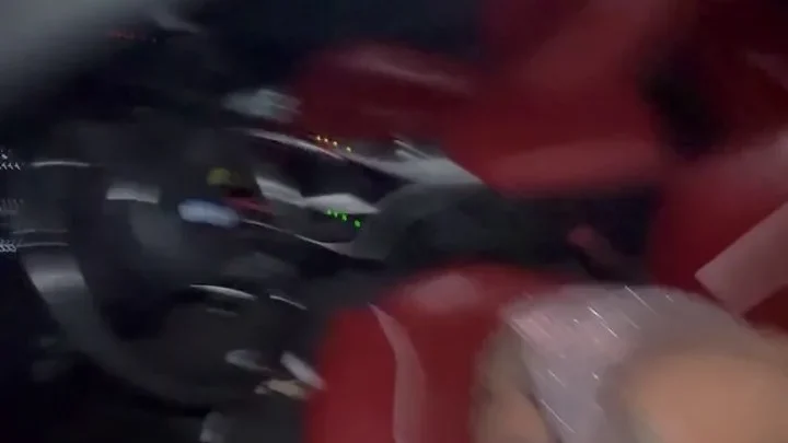 Lilackok – Baise un inconnu dans sa voiture
