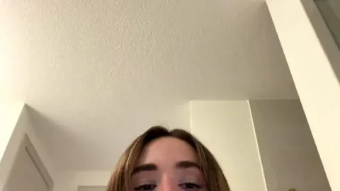 Natalie Roush – Show en la Bañera con Jabón en Vivo