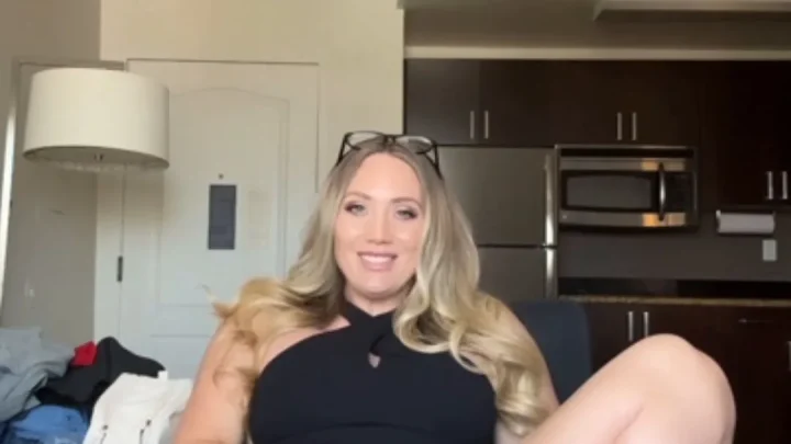 AJ Applegate – Solo Masturbation Scene