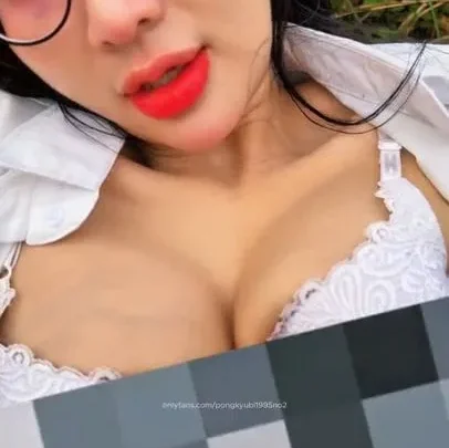 Pongkyubi1995 – Asian Babe Outdoor Solo Play