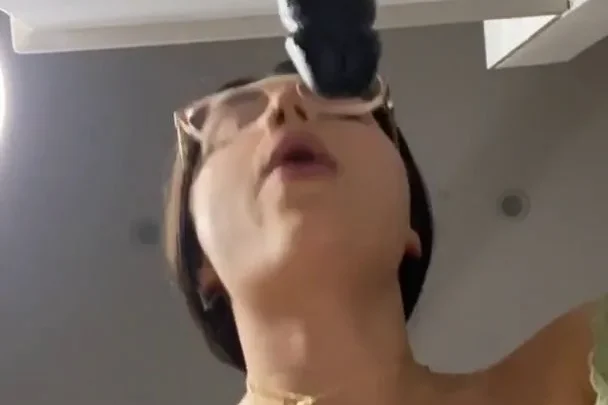 Lilith Cavaliere – Brunette Glasses Babe Sucks & Cums on Dildo
