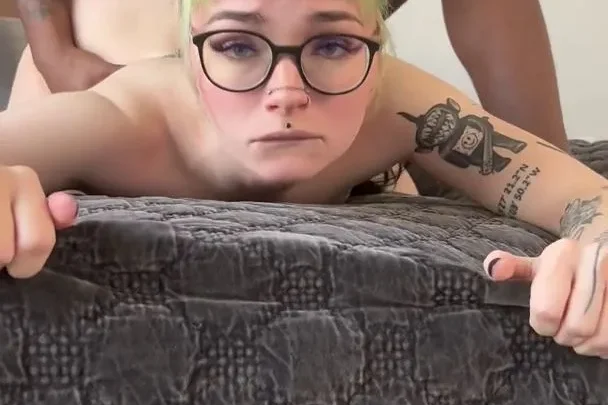 Naomihh666 Gets Licked & Creampied By A BBC