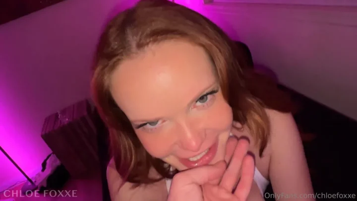 Chloe Foxxe – Gamer Girl Squirts, Sucks And Fucks While Playing Video